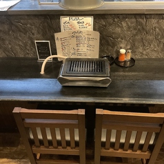 広々としたカウンターで一人焼肉にもおすすめです！！