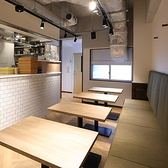 地鶏と餃子の創作居酒屋　コモンダイニング　四条烏丸の雰囲気3