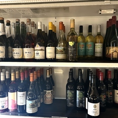 厳選のワインの数々をご用意しております。。