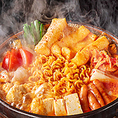 赤からスープとコムタンスープをブレンドした辛み・旨味・酸味が絶妙な韓流赤から鍋！