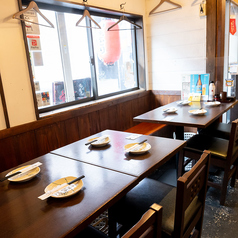 1階テーブル席ご用意しております。２名様～８名様でのテーブルご利用が可能です。