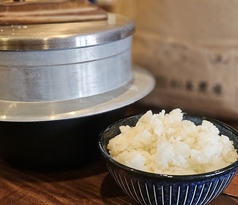 羽釜で炊いた炊きたてごはん