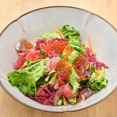 海鮮たっぷり彩りサラダ