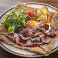 料理メニュー写真&nbsp;自家製ローストビーフのガレット 