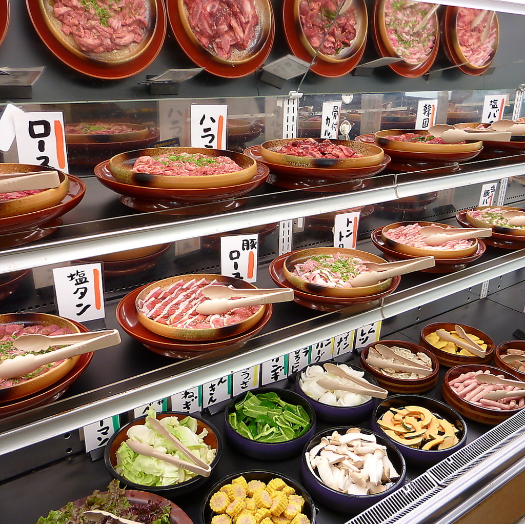 嬉しい焼肉バイキング！追加料金で飲み放題付きもお選びいただけるのでご宴会にもご利用ください。