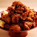 料理メニュー写真&nbsp;どデカ盛り　鶏の唐揚げ
