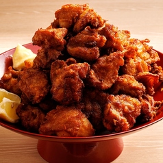 どデカ盛り　鶏の唐揚げ