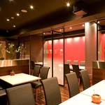 スタイリッシュなダイニング空間はパーティー・コンパにもお薦め♪少人数～大人数まで対応可能です◎