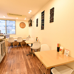 【大人数でもご利用可】店内はタイの装飾で彩っております♪お一人様でも大人数でのご利用でも！心よりお待ちしております。