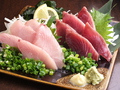 料理メニュー写真 【オススメ】カツオとトンボのたたき盛り　～亀洋丸～