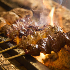 【拘りの焼き串】焼き鳥をはじめとし、５種類の焼きトンをご用意しております。の写真