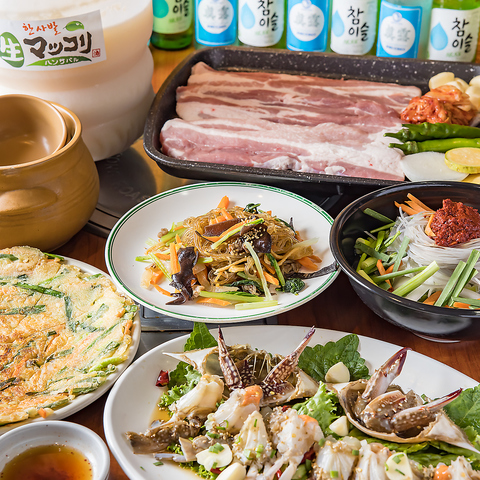 本場韓国のおふくろの味を楽しめる、地元に根付いた人気のお店。お得なコースも充実。