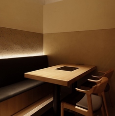 4名個室7室完備。接待や記念日などに利用可能。