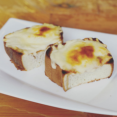 とうふ食パンのチーズトースト