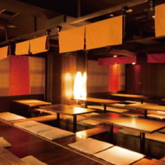 着席時最大70名様までOK♪足を伸ばしてリラックスできる掘りごたつは会社の宴会、二次会、同窓会など様々なシーンでご利用いただけます!