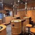 当店は全席禁煙となっております。タバコの煙や匂いを気にすることなく、清潔で澄んだ空気のなかで、お肉本来の豊かな香りや繊細な味わいを存分に堪能していただけます。お子様連れのお客様や、タバコが苦手な方でも安心してお過ごしいただける快適な空間で、美味しいお食事と心安らぐ心地よい時間をお楽しみください。