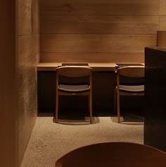 横並びのカウンター席