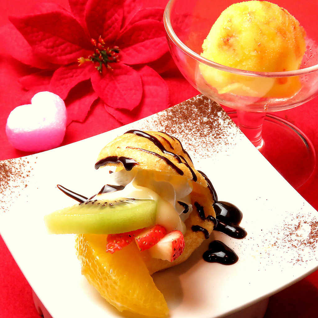 【ステーキde女子会コース】の〆は…ドルチェ2種盛☆一人一皿で提供するとっておきの一品です。