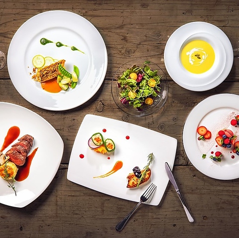 団体様のご宴会大歓迎！団体バス送迎も◎旬の食材と専任シェフ手作りの料理でご宴会！