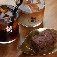 昼から夜まで自由に楽しむ♪癒やしのカフェバー