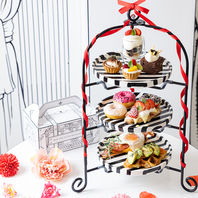 モノクロ2D空間で推し活！心ときめくアフタヌーンティー