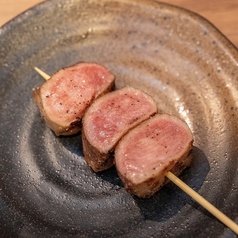 肉炉端ならではの国産牛を使用した創作料理の数々。
