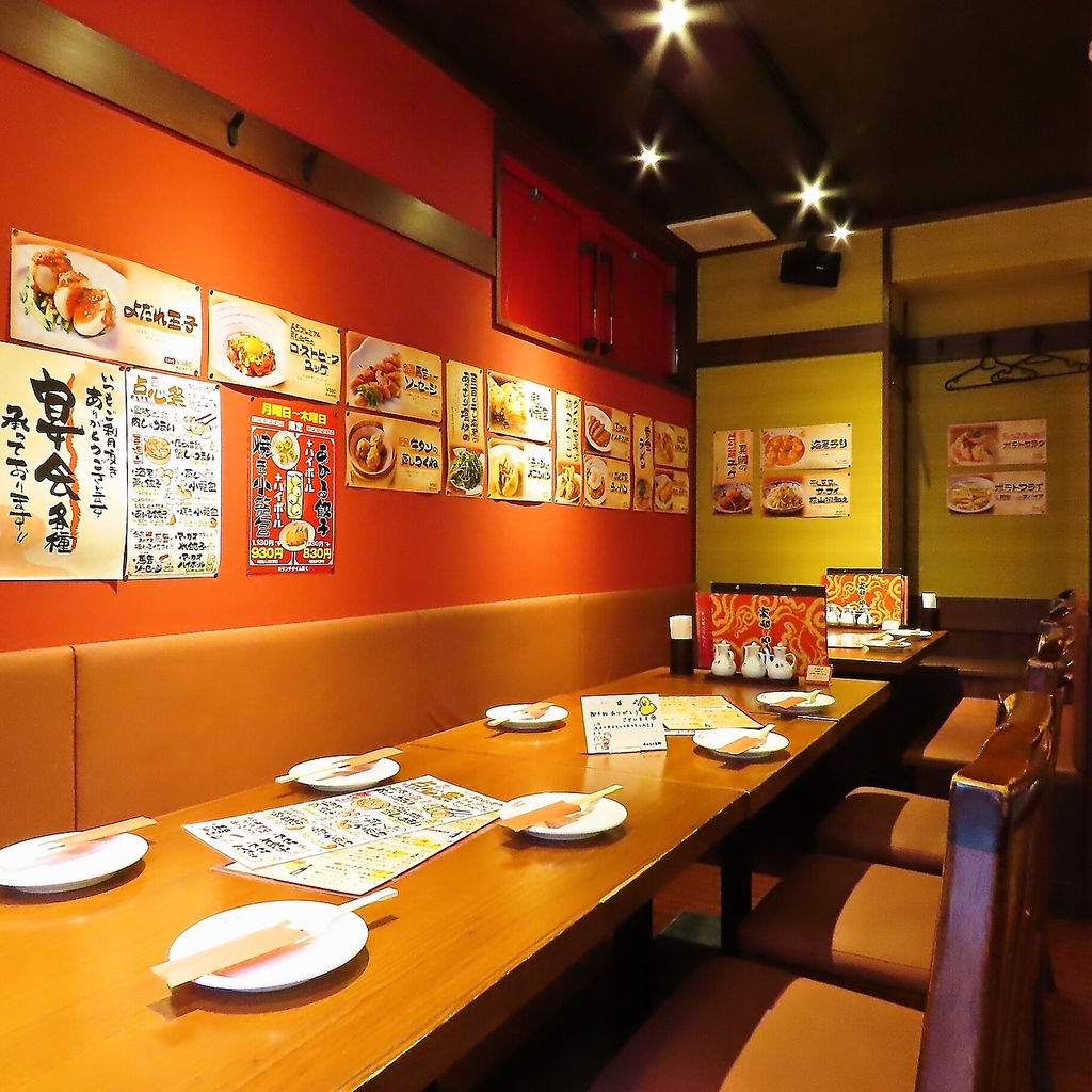 周りを気にせずお食事をお愉しみいただける、落ち着きのある温かな半個室もご用意しております。