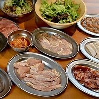 お仲間との飲み会やご宴会に最適な飲み放題付きコース★