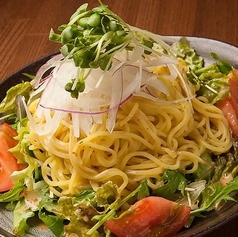 彩り野菜の北海道ラーメンサラダ／シラスポテトたっぷりサラダ