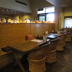 2名テーブル×1席ございます。