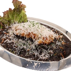 ビアチキのせ黒ビールチーズカレー