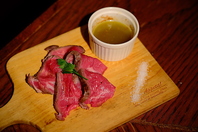 豊富なドリンクと相性抜群なお料理をご準備しております