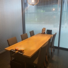 ご家族・お仲間の集まりなどのシーンに合わせてお使いいただけます。※店舗により部屋の配置・席数が異なる場合がございます