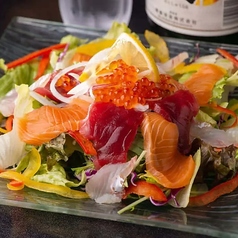 彩り野菜の海鮮サラダ