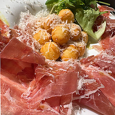 ニョッキのフリットとスペイン産生ハム