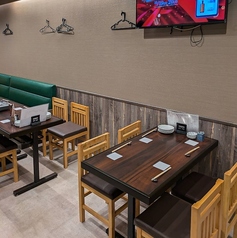 【テーブル席:4名様×2卓】