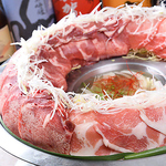 愛知県三河地方で獲れた特選三河豚を贅沢葱しゃぶしゃぶに！厳選した日本酒とお召し上がり下さい！