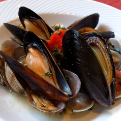 北海アサリとムール貝の白ワイン蒸し