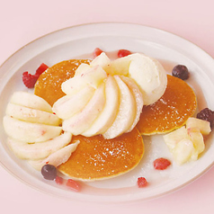 桃たっぷりのパンケーキ