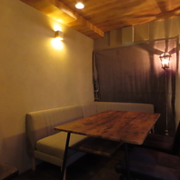 広々としたテーブル席は大人数の集まりにも最適です!