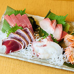 旬の魚料理が充実！一押しはお刺身盛り合わせ♪