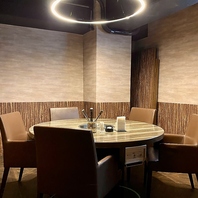 落ち着いた雰囲気の完全個室テーブル