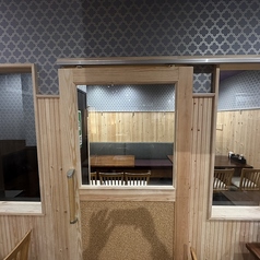 仕切りがあるので、周りを気にすることなくご飲食可能です!