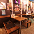 4名様用のテーブル席を設けております。1次会、2次会どちらでもご利用いただけるお料理、ドリンクをご用意しております。ご予算に合わせた飲み放題付きコースもご用意しておりますので、ぜひご利用くださいませ！