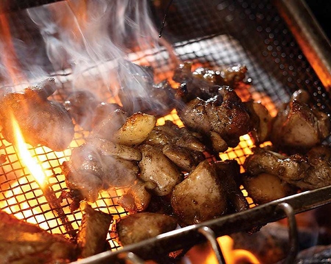 備長炭でじっくり焼き上げる香ばしい香りに食欲そそられる♪日本酒とも相性抜群◎