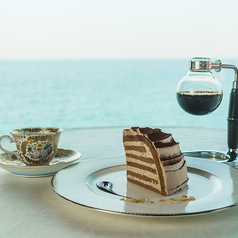 【ズコットケーキ】ご一緒にこだわりのコーヒ―、紅茶をお楽しみいただけます。