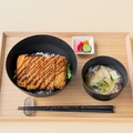 料理メニュー写真&nbsp;カツ丼（味噌汁、お新香付き）
