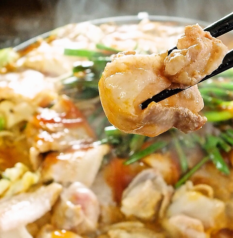 地元ユーザーに愛される九州居酒屋。薩摩地鶏の炙り焼きが絶品です！