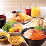 厳選された北海道食材を中心に、素材を最大限に活かした四季を感じる料理を楽しんでください。