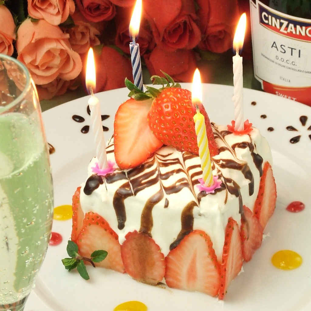 お誕生日や記念日にはメッセージ付デザートプレートもご用意可能です♪